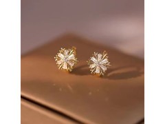 2026新款花朵/爆闪雪花耳扣，39.9元购还送礼盒！