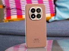 Redmi Note 17系列跳过Note 16发布：9000mAh+龙晶玻璃小金刚再升级