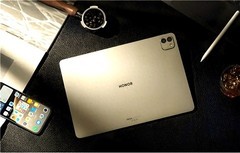 从屏幕到续航，2025年热门平板全方位实力PK