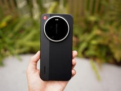 小米十八 Ultra定档明年，搭载两亿像素潜望长焦与LOFIC技术