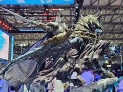暴雪携魔兽世界巫妖王与无敌马雕像亮相ChinaJoy，限量预售开启