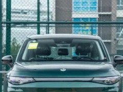 零跑C10：12万起的性价比之选，年均使用成本不足万元