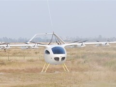 红旗天辇1号首飞成功 开启电动飞行汽车新时代