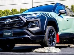 丰田为日本老款RAV4推出官方越野升级套件，提升通过性与硬派造型
