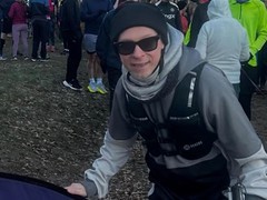 视障艺术家戴Meta眼镜挑战全马：全球志愿者远程语音导航创纪录