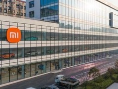 杭州最大小米汽车旗舰店亮相：玻璃城堡式SU7展厅成网红打卡地