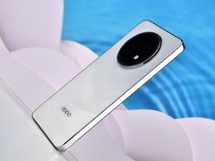 手机满级防水到底有多强？泡澡游泳真能放心用？