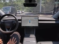 特斯拉严打非授权启用FSD：违规将致保修失效、担责甚至入刑