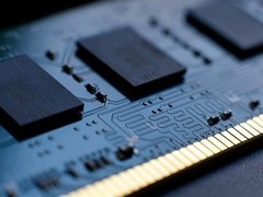 全球内存市场持续紧缺，DDR4/DDR5价格齐涨，HBM扩产加剧NAND供应紧张