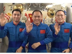神舟二十一号航天员太空送祝福，科学实验与出舱任务稳步推进