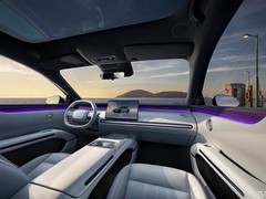 小鹏MONA L03官图发布：双动力紧凑SUV，2026年上市，内饰豪华科技感十足