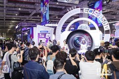 佳能燃爆2025 Bilibili World，展台人气爆棚精彩不断