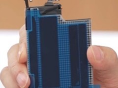 卢伟冰直播详解小米17 Pro：L型电池+十亿投入背屏创新