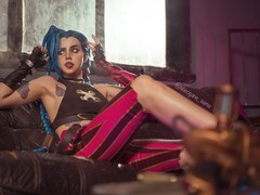 小岛严选！美女Coser金克丝庆《双城之战》第二季