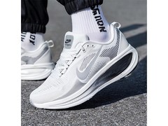 NIKE 2026 春季男款跑鞋，立减后 799 元