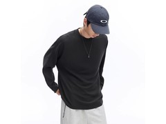 京东男士深灰皱感T恤，109元速抢！