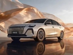 荣威i6内饰品质出众，20周年诚意之作4月登场