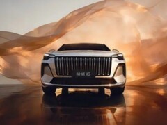 荣威i6大屏配8155芯片，智能座舱让长途出行不再枯燥