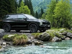 三菱新款欧蓝德PHEV发布：黑化版+106km纯电续航，售价22.6万起