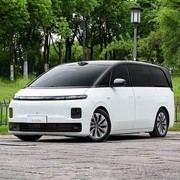 40万内三款中大型MPV横评：零跑D99、合创V09与奔驰威霆实战对决