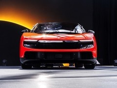 法拉利首款纯电四门超跑Luce亚洲首秀，中国售价398.8万元起