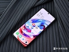 努比亚Flip 2高清图赏：轻巧纤薄，一手掌握