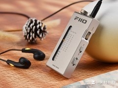 高颜值“小掌中电台” 飞傲RR11收音机耳放图赏