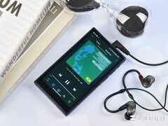 无损便携播放器里的颜值担当：飞傲M21高清图赏