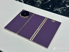 非凡三折设计 华为 Mate XTs 非凡大师上手组图