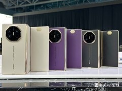 非凡三折设计 华为 Mate XTs 非凡大师上手组图