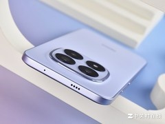 REDMI Note 15 Pro+图赏：等R弯曲的双面全等深微曲设计