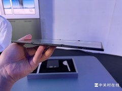 三星Galaxy Z TriFold抢先上手：10英寸大屏带来沉浸视野