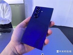 三星Galaxy Z TriFold抢先上手：10英寸大屏带来沉浸视野