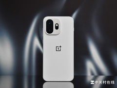 小屏旗舰里难得一见的纯白美学，一加 15T 图赏