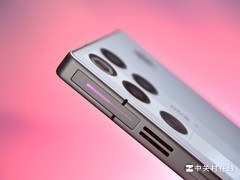 红魔 11 Pro银翼战神版图赏：依旧是电竞神器