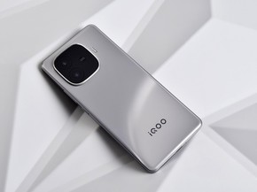  IQOO Z9 Turbo+Appreciation of Moon Shadow Titanium Color Matching