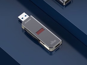  What is the difference between the capacity of the USB flash drive and the actual capacity