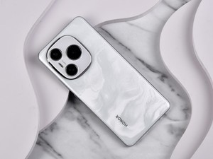 ��ҫ Powerͼ�ͣ�8000mAhҲ�����أ���ʵ��Ҳ����