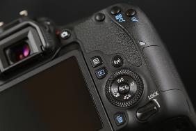 EOS 77Dѧѡ 