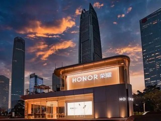 �˴��콢�ֻ���ս����ҫWIN2ƾʲô����һ�֣�