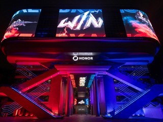 ��ҫWIN2��Ļ���ù��� 2K+185Hz˫о���޵羺��