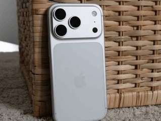 �������2077ԭ����½iPhone 17 Pro Max��900p/30֡ͻ��iOS JIT����