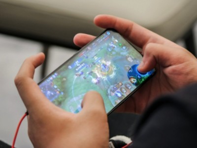 未成年人打游戏花掉近十万无法追回