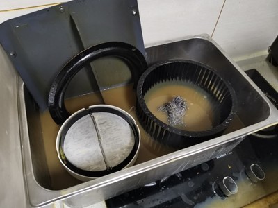  I almost vomited my master! Spend 150 yuan to wash the old range hood