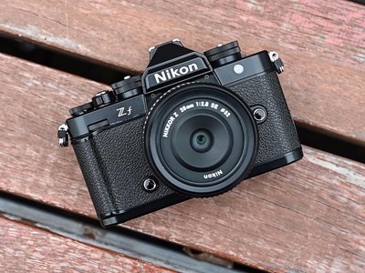  Is it worth buying Nikon Z f full frame camera with high appearance and retro appearance?