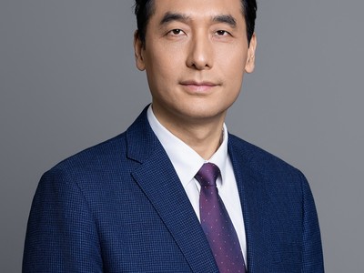 Ӣ�ض��μ�ǿ̸�칹����Ϊ����Ӧ�Ծ������ܸ��Ӷ�Ԫ����ĺ���֧����