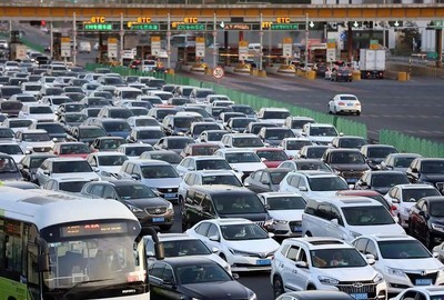 宁慢勿快 夜跑高速风险高 过年回家用车小窍门