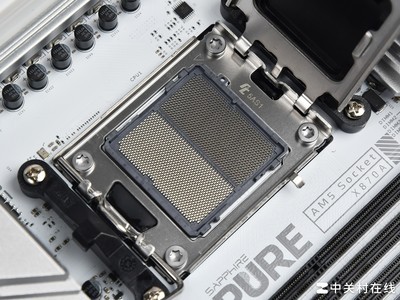 蓝宝石PURE 极地 X870A WIFI7主板评测 纯白配色 跑满X3D