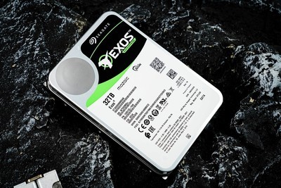 希捷银河Exos 32TB企业级硬盘评测 卓越高能的AI存储基石