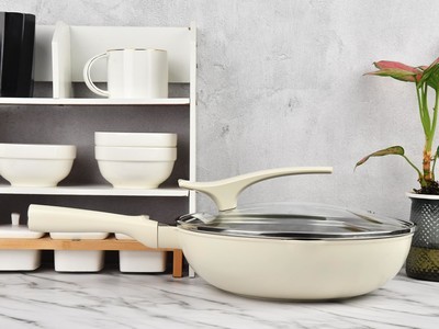 告别氟焦虑与粘锅噩梦！九阳0氟钛瓷炒锅评测：健康烹饪的理想之选